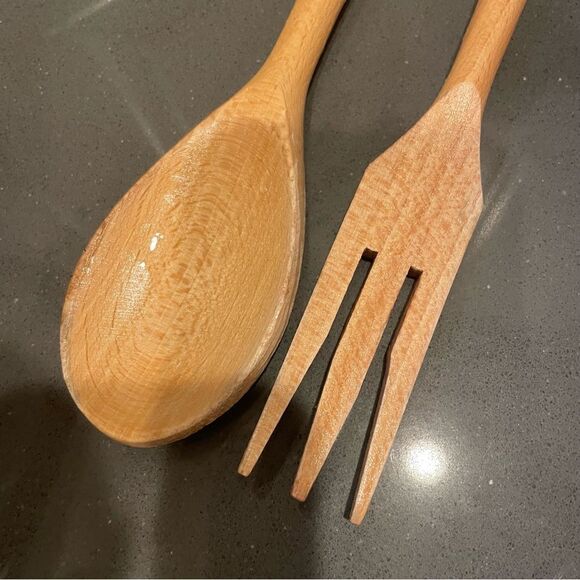 Salad servers with village scene - Picture 4 of 8